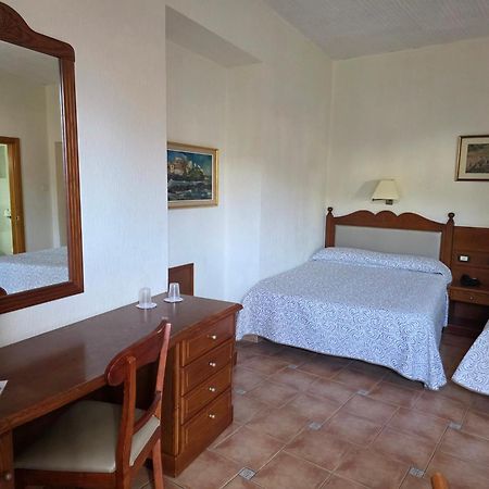 פוארטו דה לה קרוז Hotel Monopol מראה חיצוני תמונה