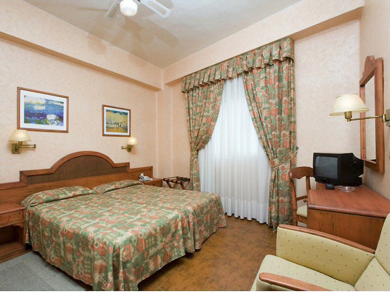 פוארטו דה לה קרוז Hotel Monopol מראה חיצוני תמונה