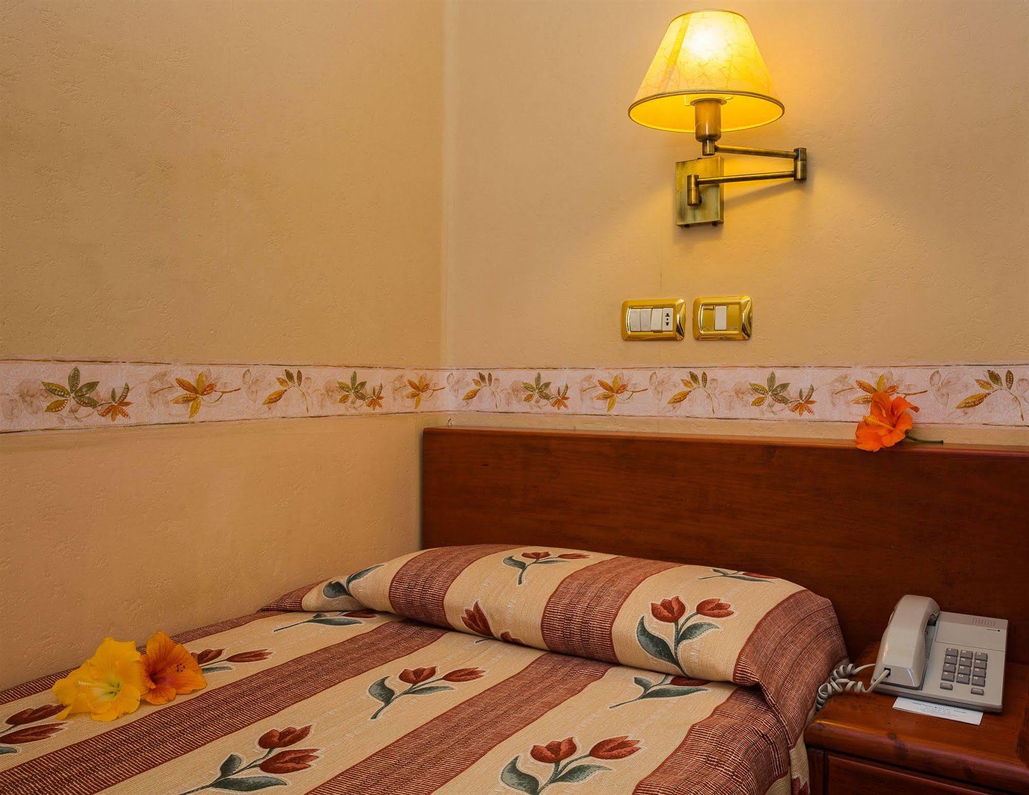 פוארטו דה לה קרוז Hotel Monopol מראה חיצוני תמונה