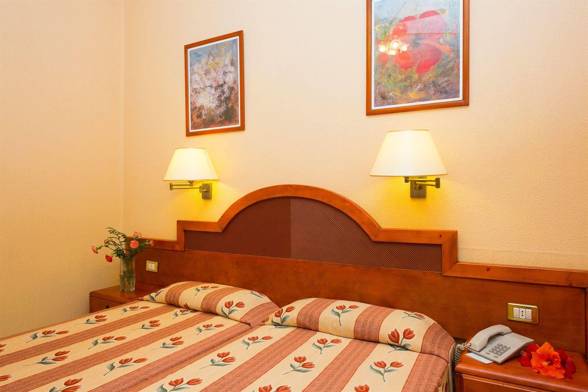פוארטו דה לה קרוז Hotel Monopol מראה חיצוני תמונה